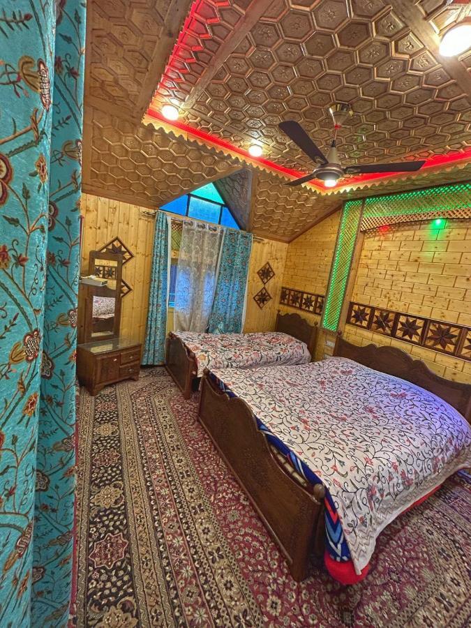 Heritage Shreen Houseboat Hotel Srīnagar Kültér fotó